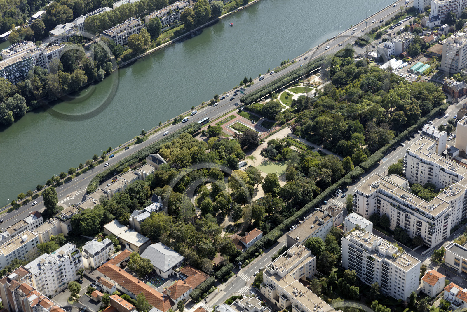 Le département des Hauts-de-Seine (Région Ile-de-France) en vues aériennes obliques