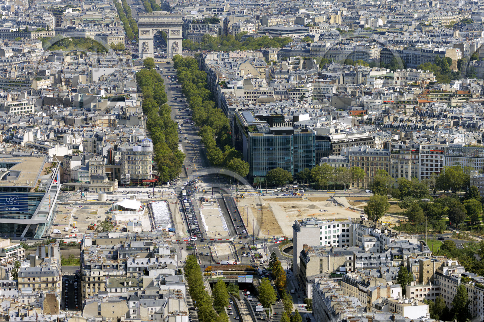 Paris (Région Ile-de-France) en vues aériennes obliques